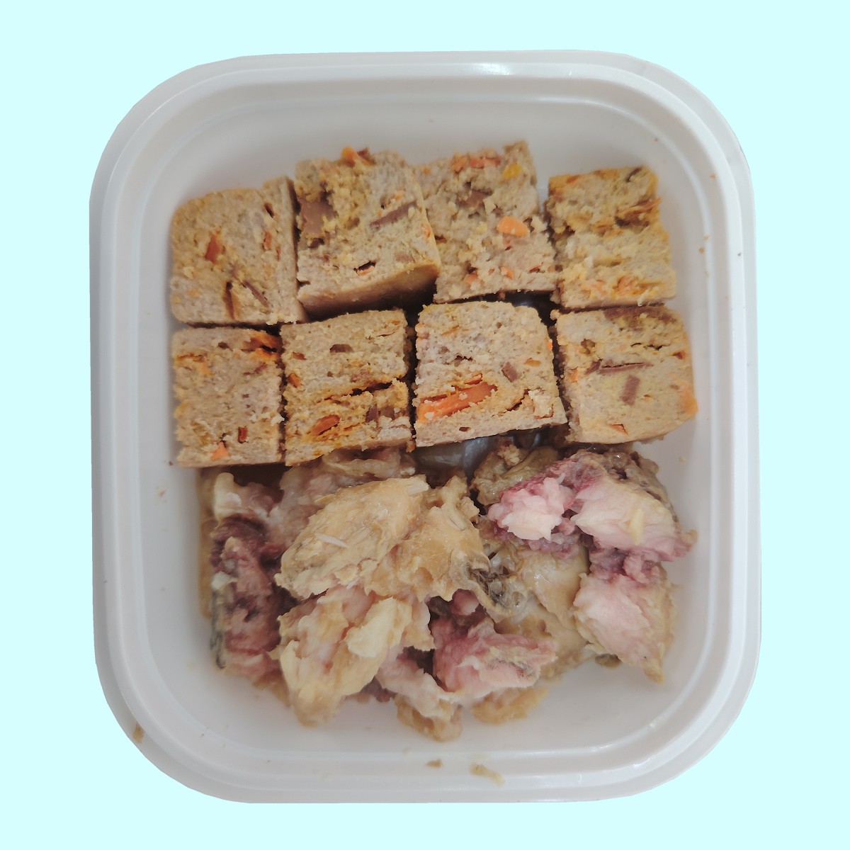 自家制宠物鲜肉 - 猪, 鸡, 兔肝, 甘筍, 南瓜(70%), 鰱鱼(30%) 狗/貓饭 (淨重175克+-2克)