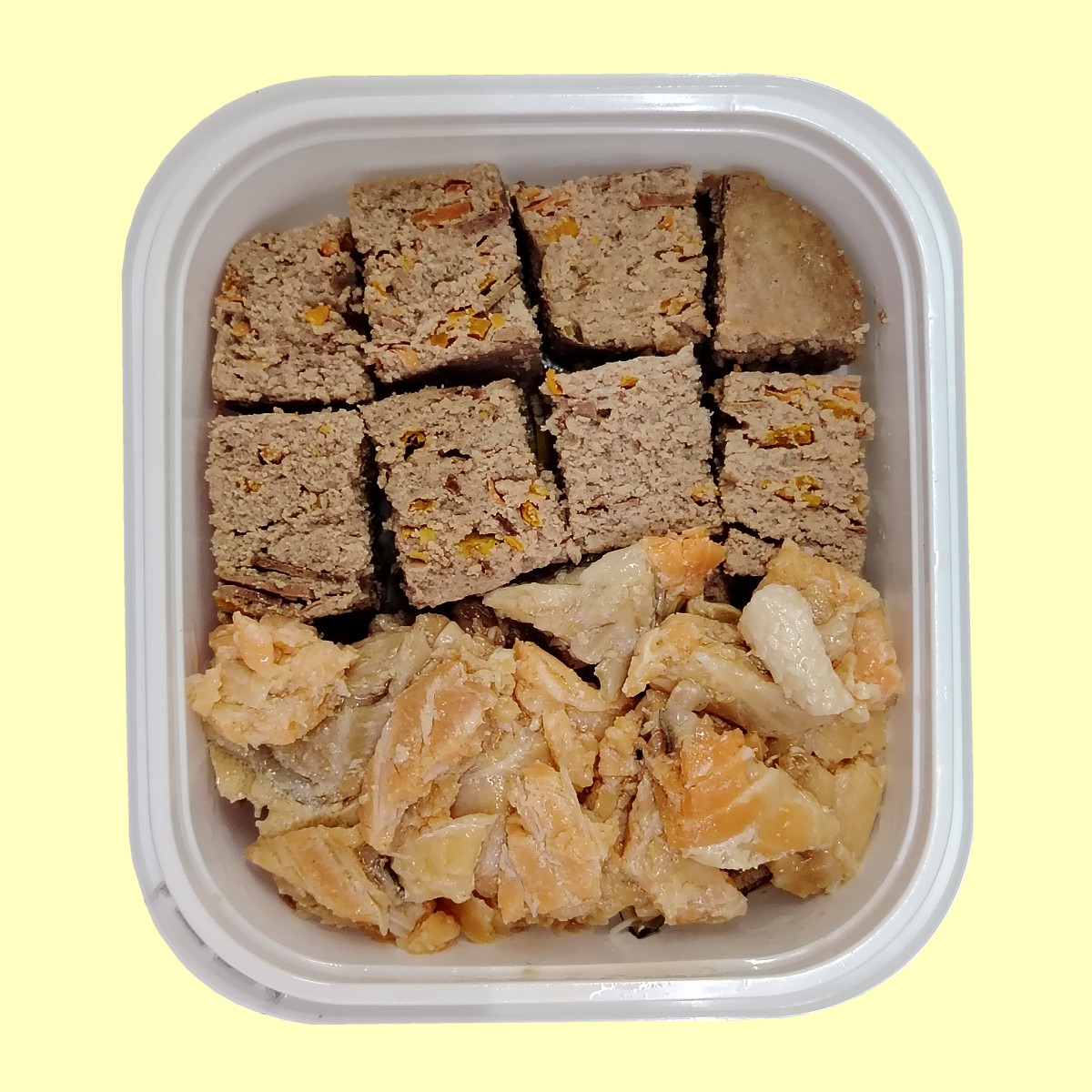 自家製寵物鮮肉 - 豬, 雞, 兔肝, 甘筍, 南瓜(70%), 三文魚網(30%) 狗/貓飯 (淨重175克+-2克)