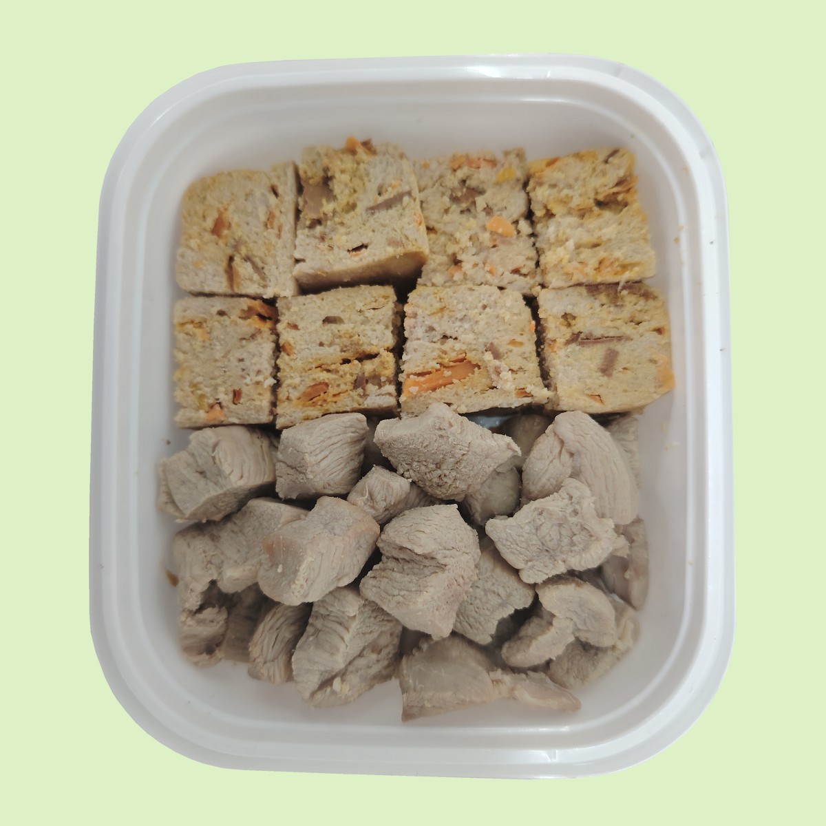 自家制宠物鲜肉 - 猪, 鸡, 兔肝, 甘筍, 南瓜(50%), 鸭胸(50%) 狗/貓饭 (淨重175克+-2克)